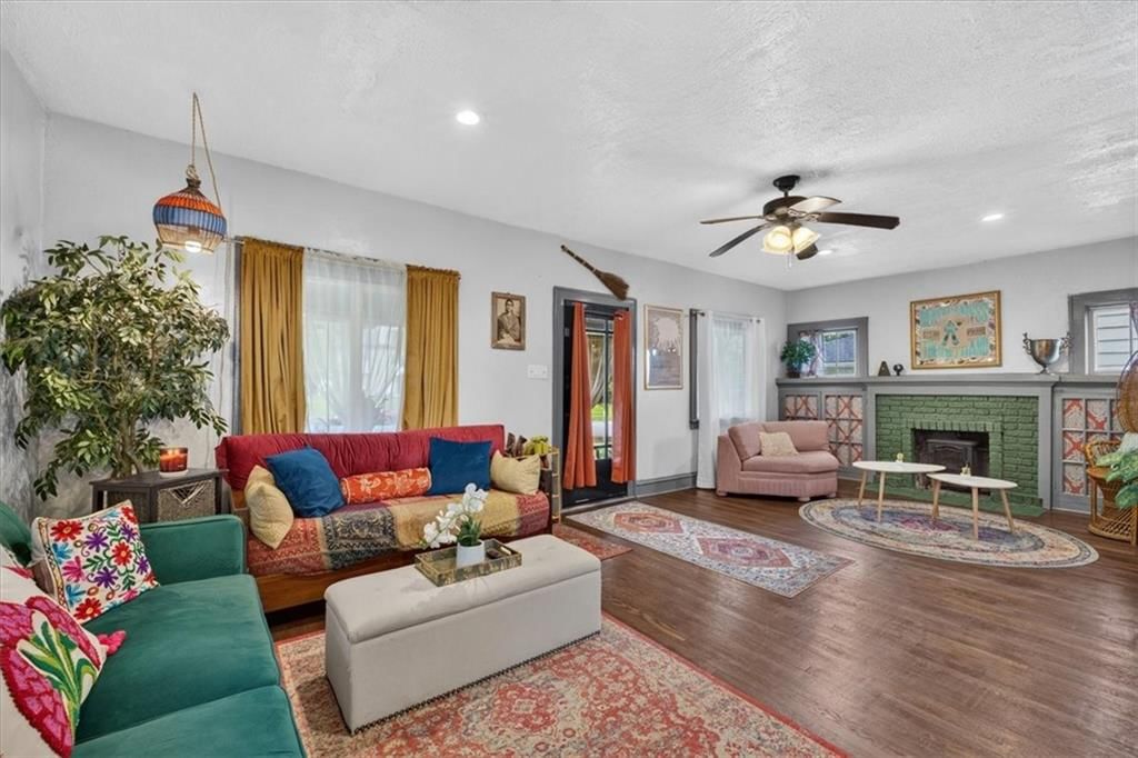301 N Van Brunt Boulevard — photo 10