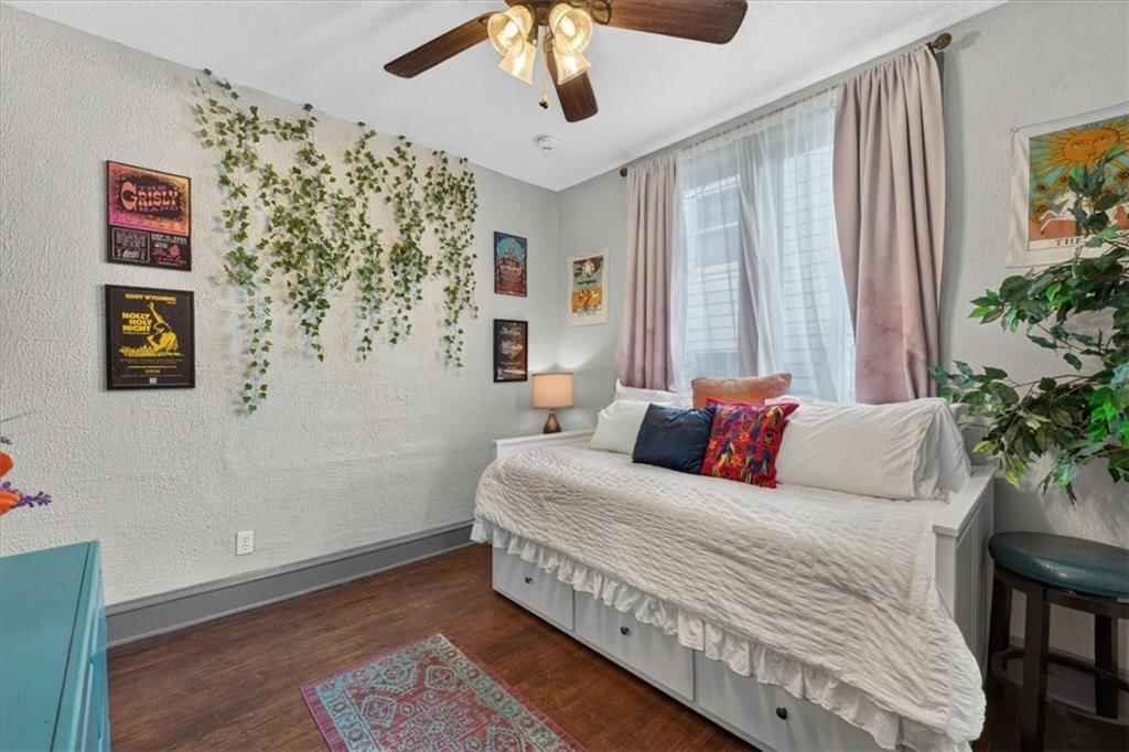 301 N Van Brunt Boulevard — photo 24