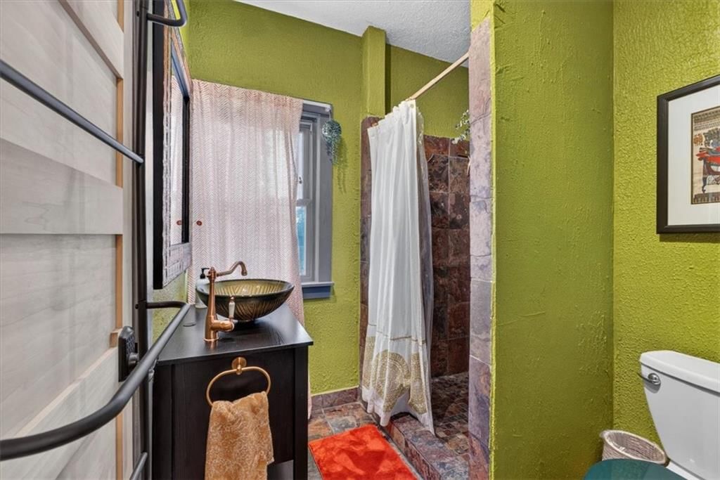 301 N Van Brunt Boulevard — photo 26