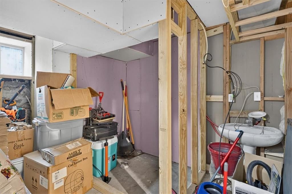 301 N Van Brunt Boulevard — photo 48
