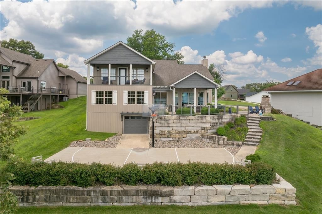 560 Lake Viking Terrace — photo 2