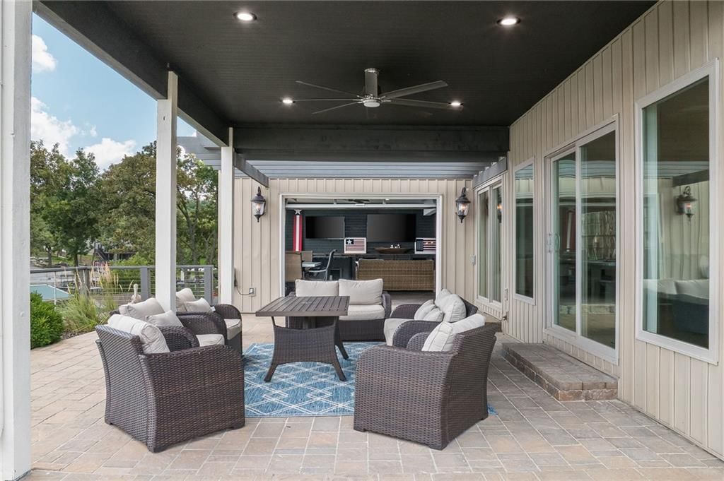 560 Lake Viking Terrace — photo 7