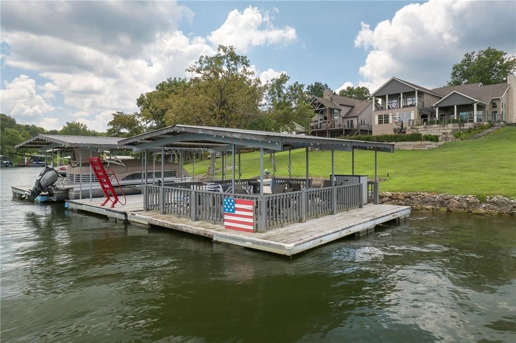 560 Lake Viking Terrace — photo 8