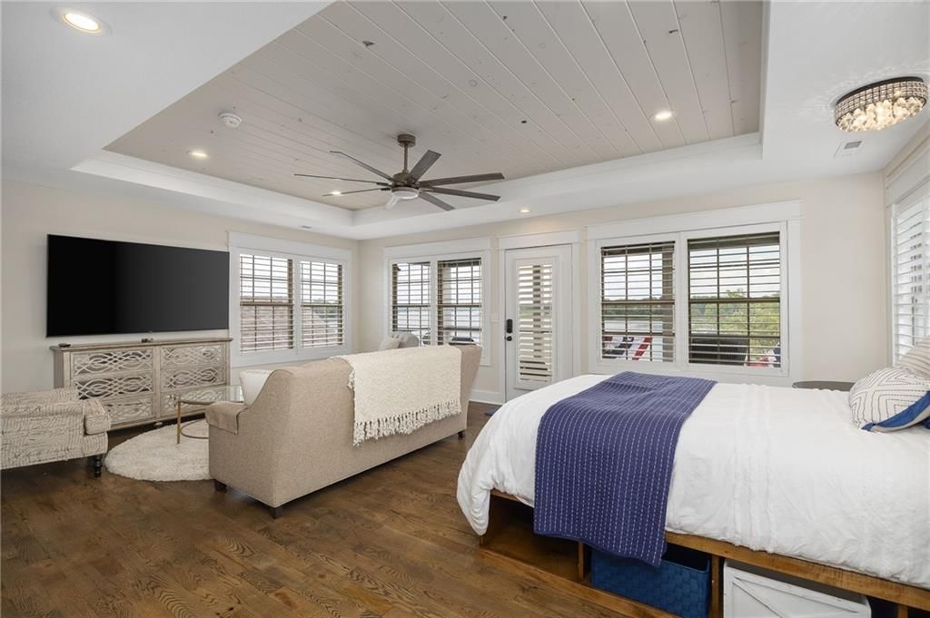 560 Lake Viking Terrace — photo 26