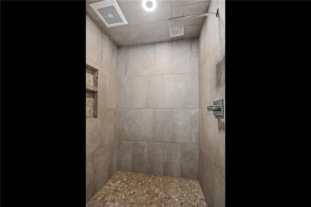 560 Lake Viking Terrace — photo 31