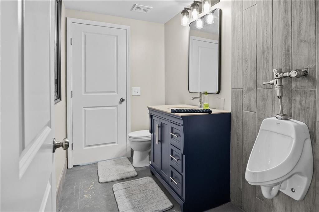560 Lake Viking Terrace — photo 38