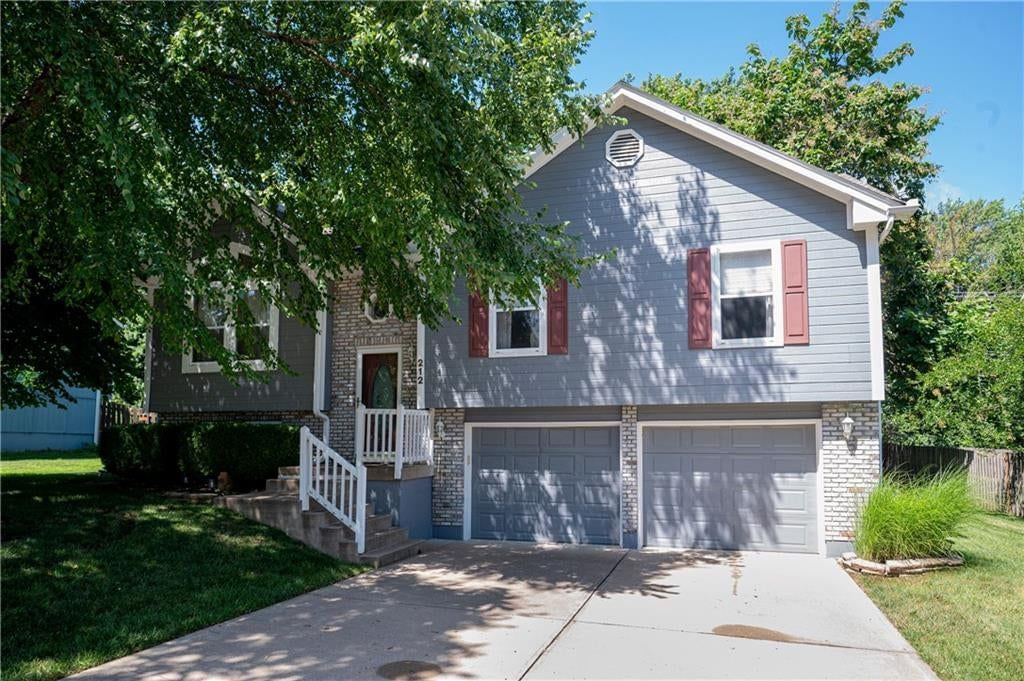 212 Breezeway Lane — photo 1