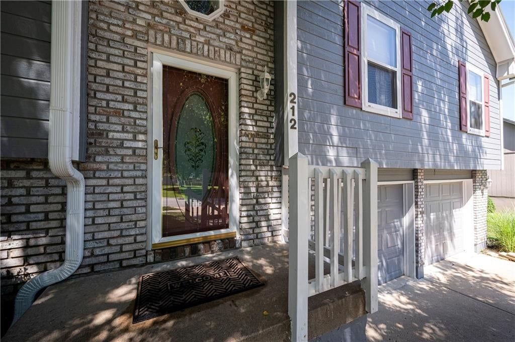 212 Breezeway Lane — photo 2