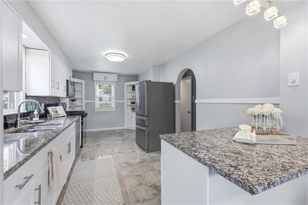 8004 Holmes Road — photo 15