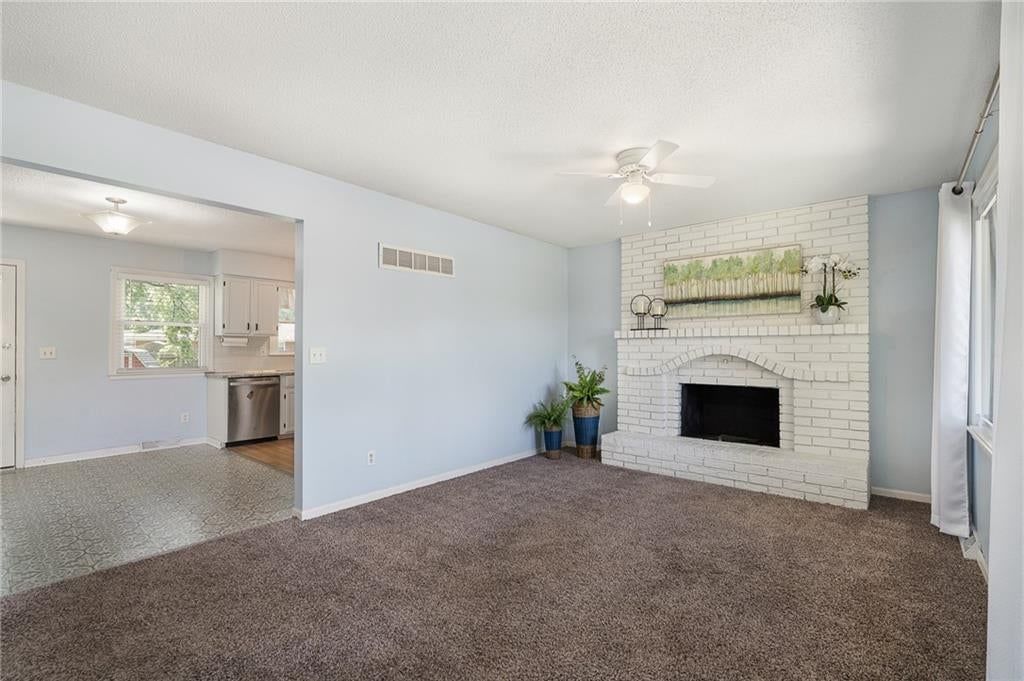 118 E Walnut Street — photo 2