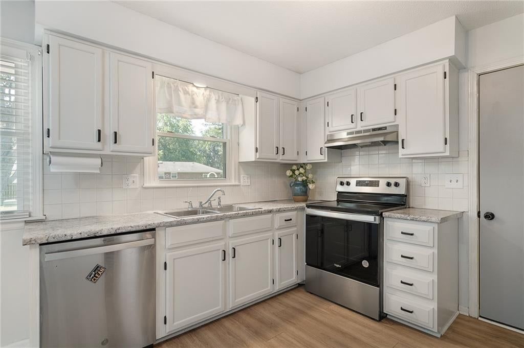 118 E Walnut Street — photo 8