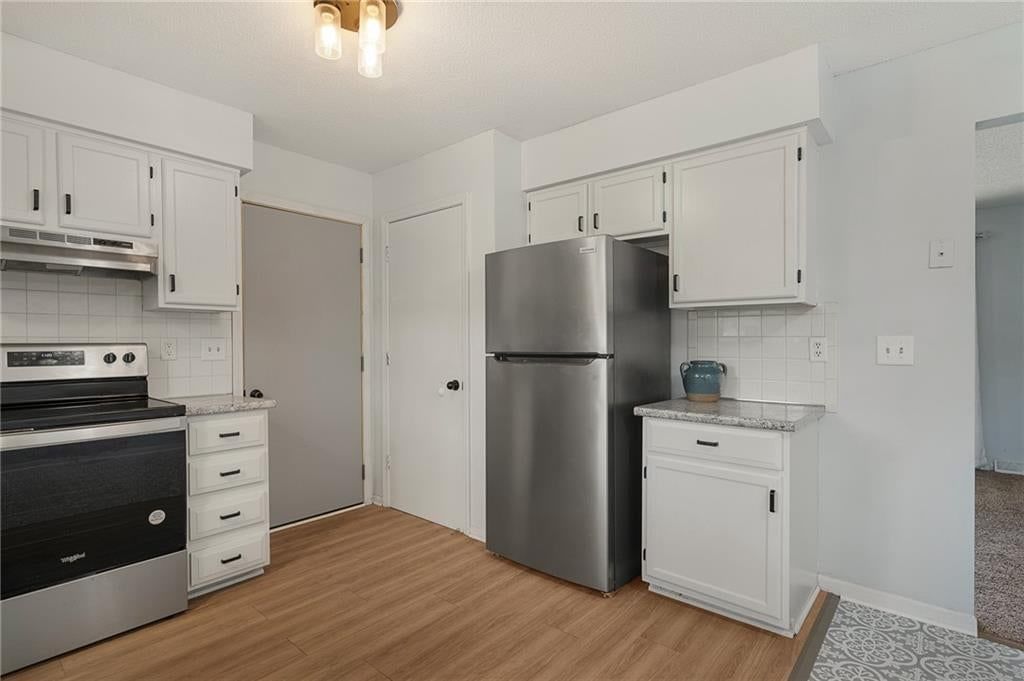 118 E Walnut Street — photo 10