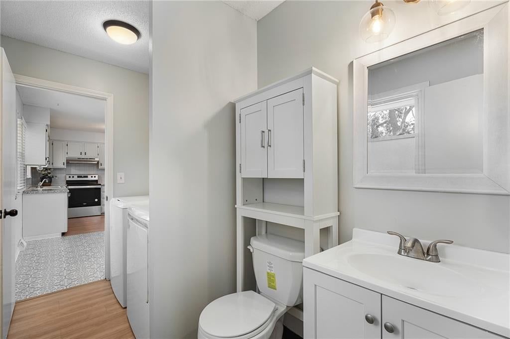 118 E Walnut Street — photo 12