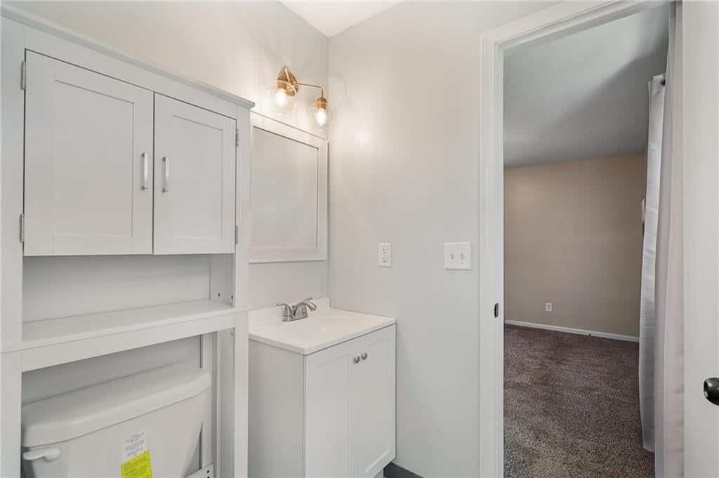 118 E Walnut Street — photo 13