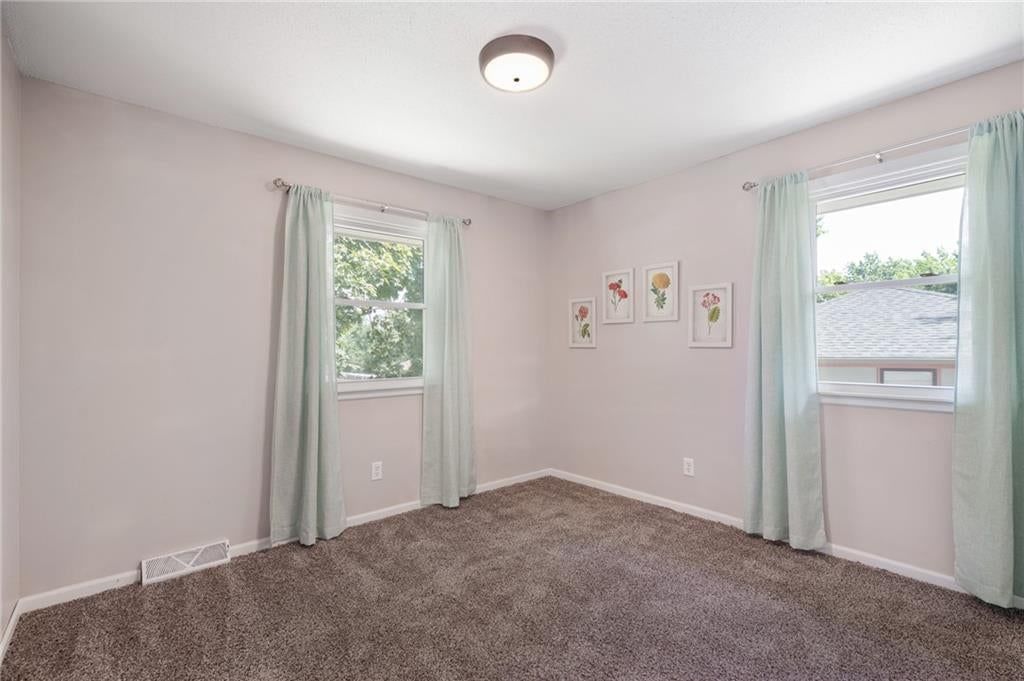 118 E Walnut Street — photo 15