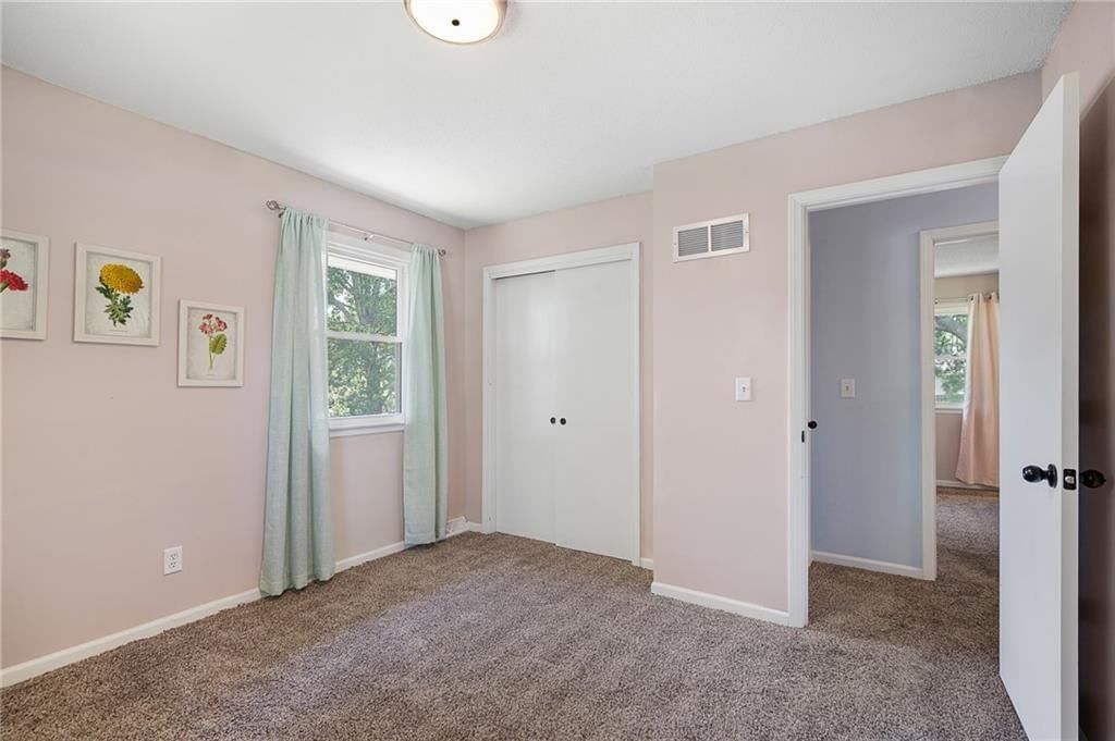 118 E Walnut Street — photo 16