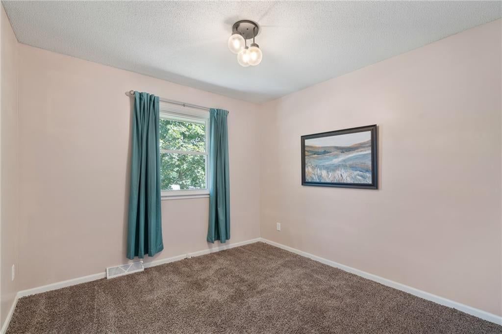 118 E Walnut Street — photo 18