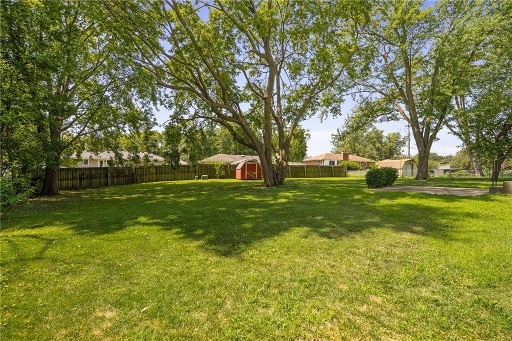 118 E Walnut Street — photo 24