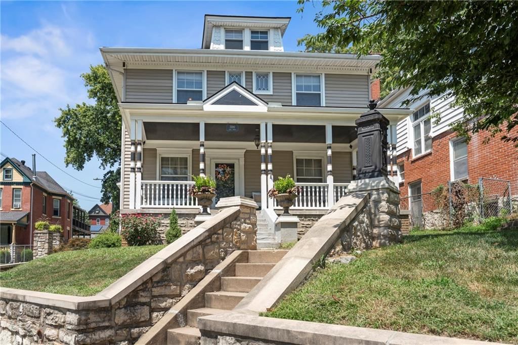 3300 E 10th Street — photo 1