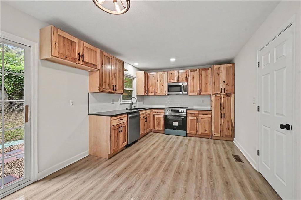 6132 Haskell Avenue — photo 7