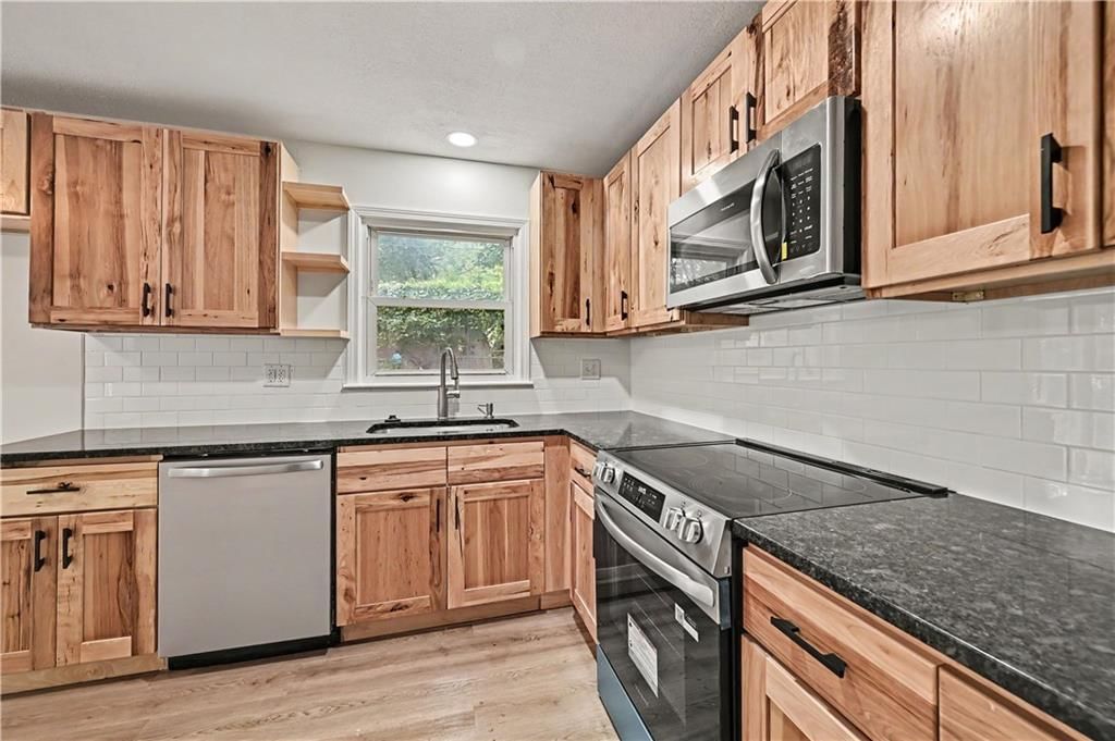 6132 Haskell Avenue — photo 8