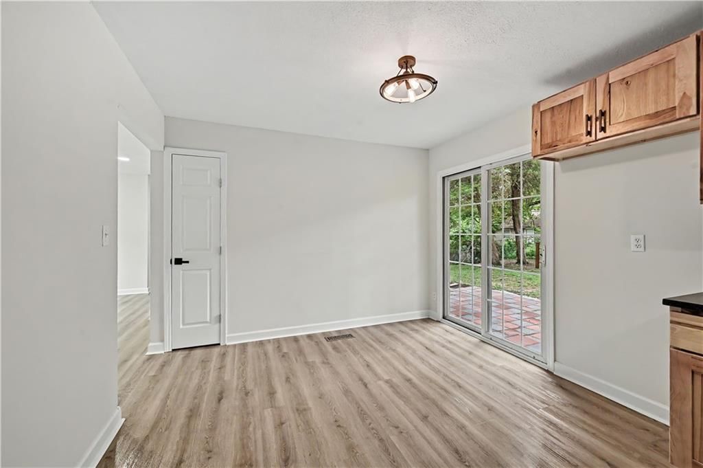 6132 Haskell Avenue — photo 9