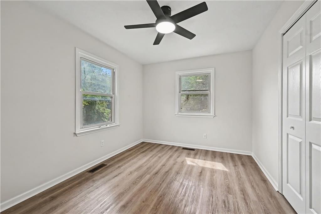 6132 Haskell Avenue — photo 10