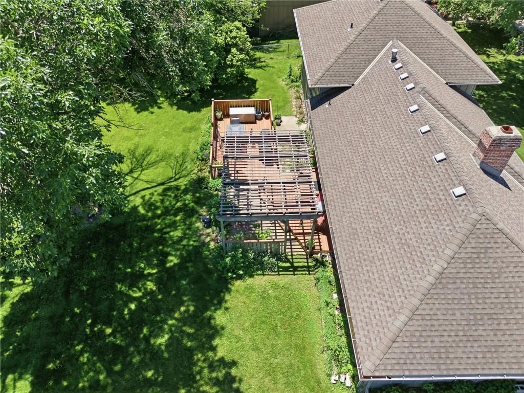 Photo 8 of 38 - 503 S Park Drive, Raymore, MO 64083