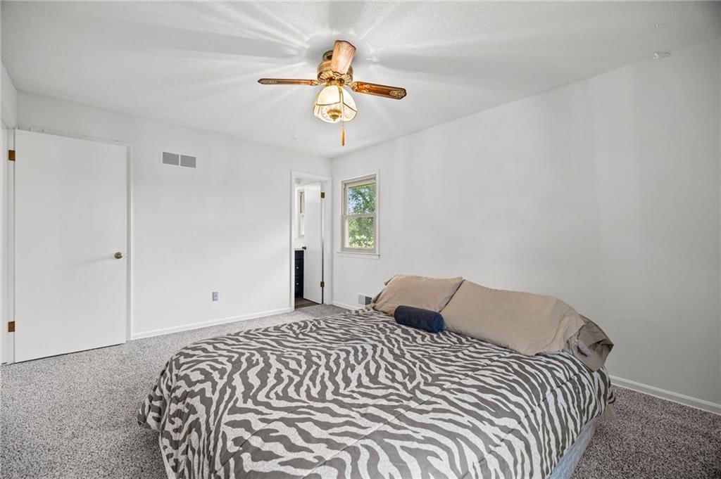 Photo 20 of 38 - 503 S Park Drive, Raymore, MO 64083