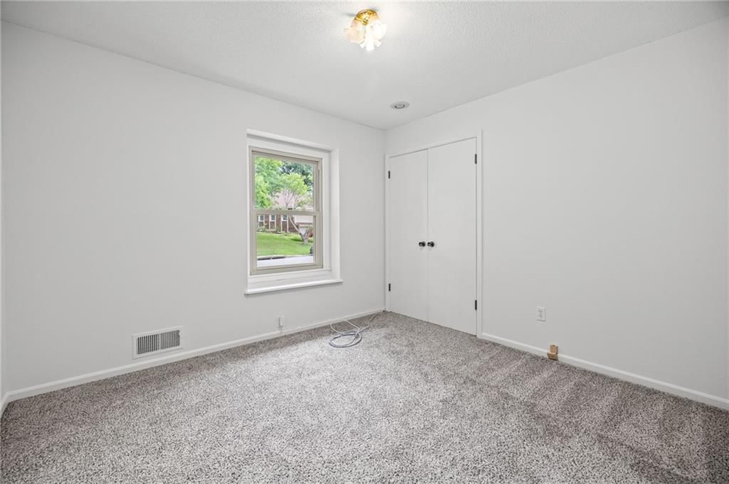 Photo 26 of 38 - 503 S Park Drive, Raymore, MO 64083