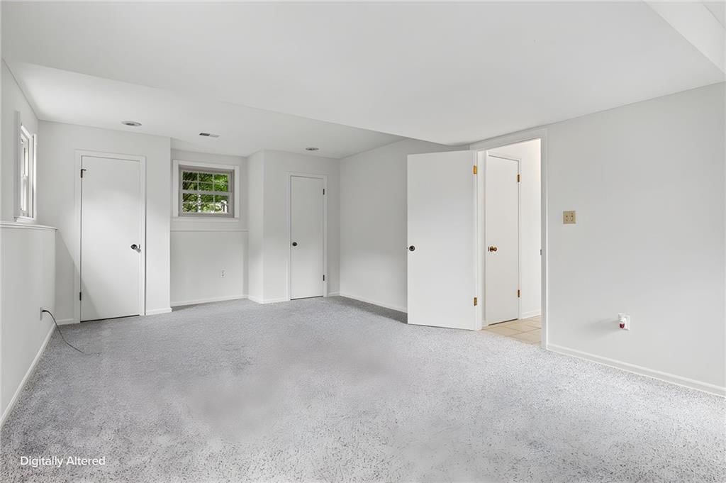 Photo 28 of 38 - 503 S Park Drive, Raymore, MO 64083