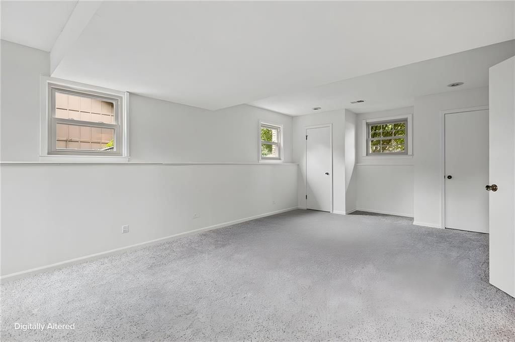 Photo 29 of 38 - 503 S Park Drive, Raymore, MO 64083
