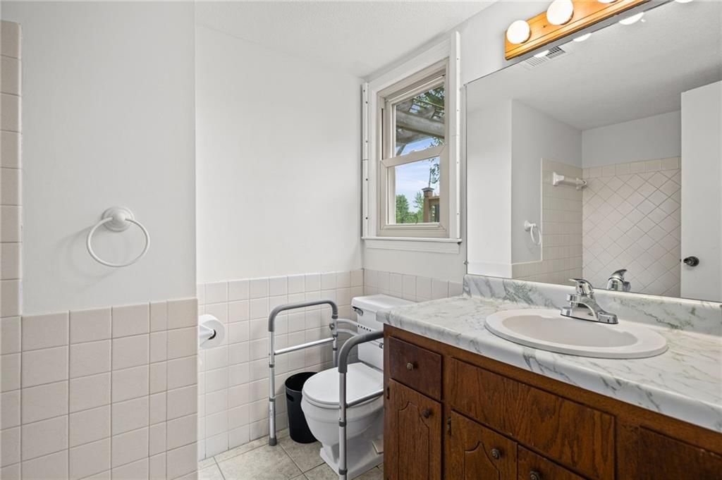 Photo 31 of 38 - 503 S Park Drive, Raymore, MO 64083