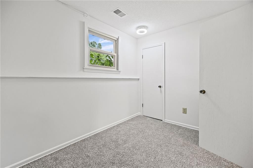 Photo 33 of 38 - 503 S Park Drive, Raymore, MO 64083