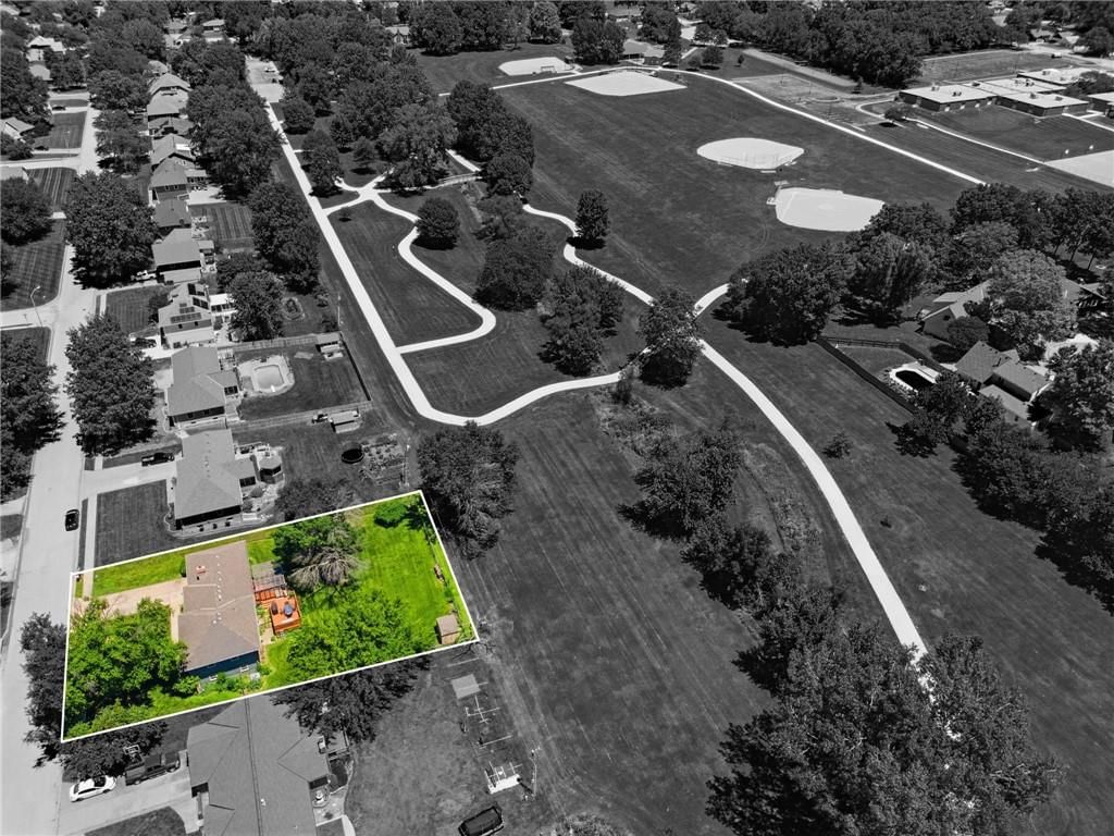 Photo 38 of 38 - 503 S Park Drive, Raymore, MO 64083