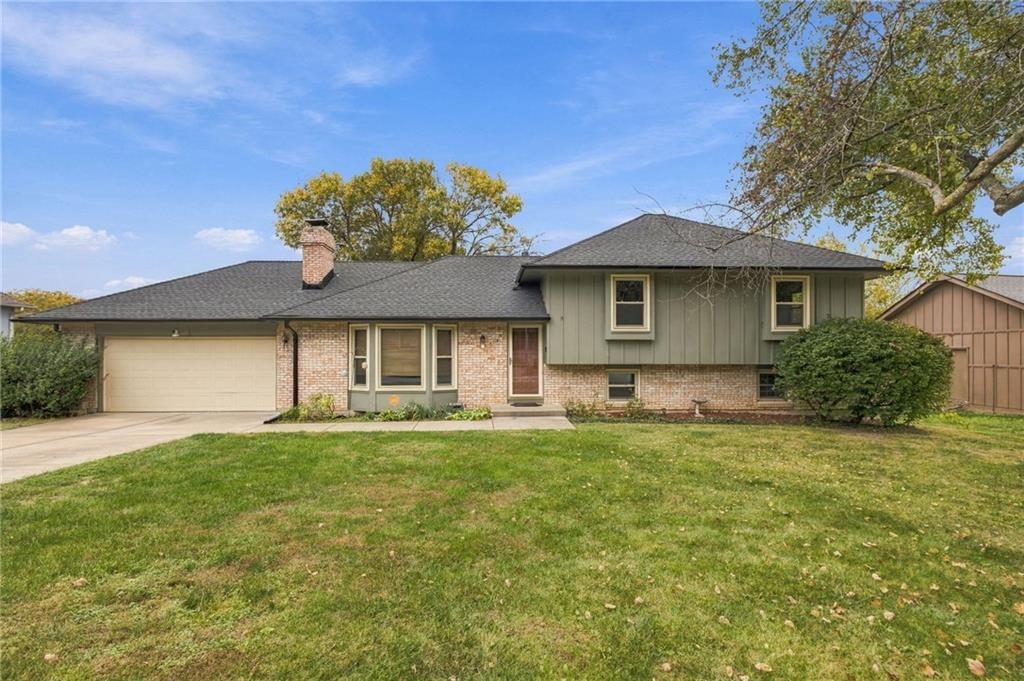 503 S Park Drive, Raymore, MO: listing photo 3