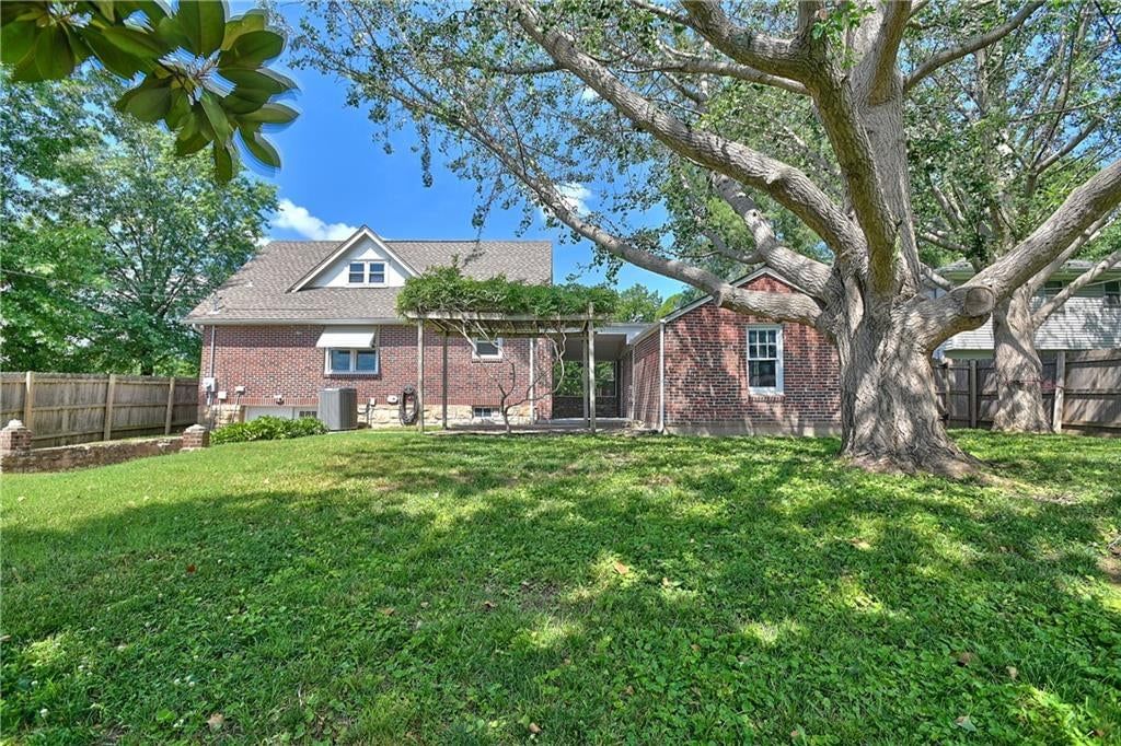 5833 Monrovia Street — photo 40