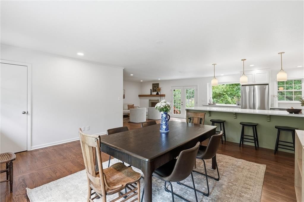 Photo 18 of 46 - 2309 W 104th Street, Leawood, KS 66206