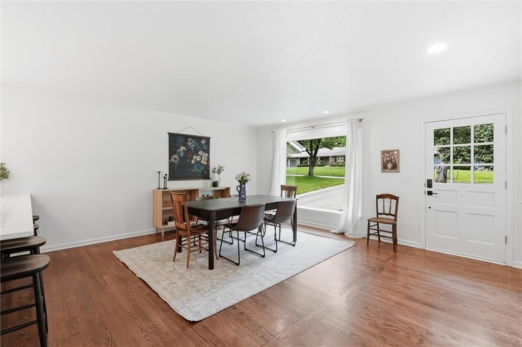 Photo 19 of 46 - 2309 W 104th Street, Leawood, KS 66206