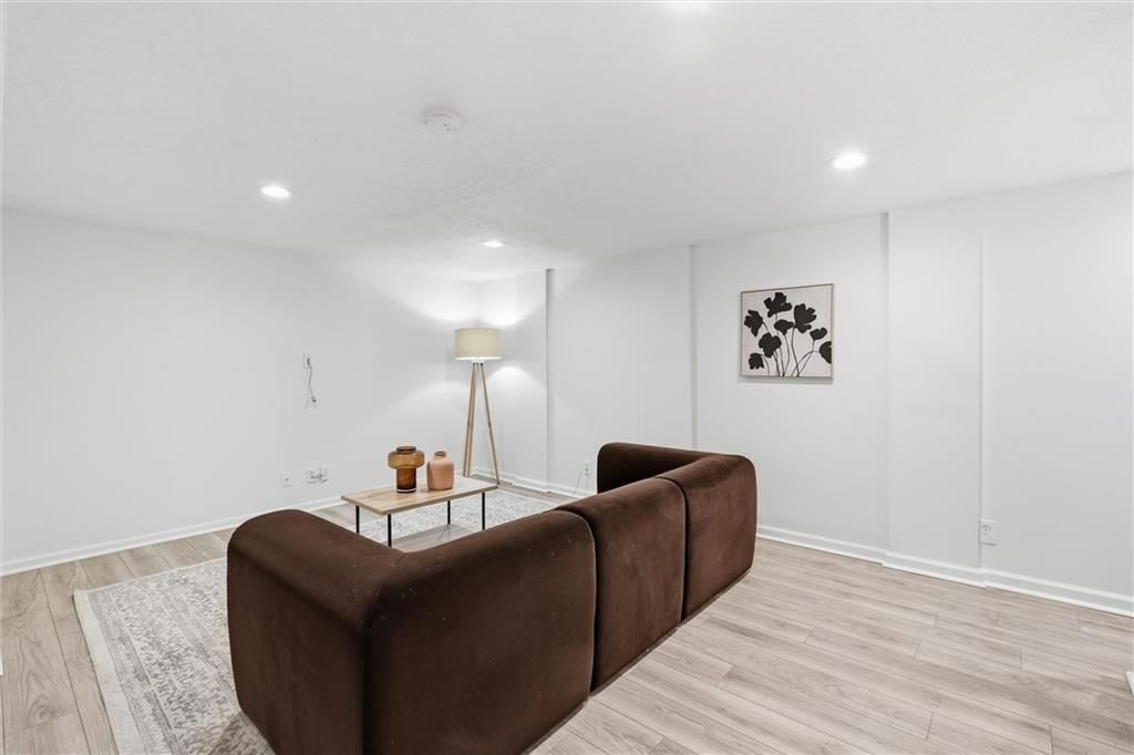 Photo 38 of 46 - 2309 W 104th Street, Leawood, KS 66206