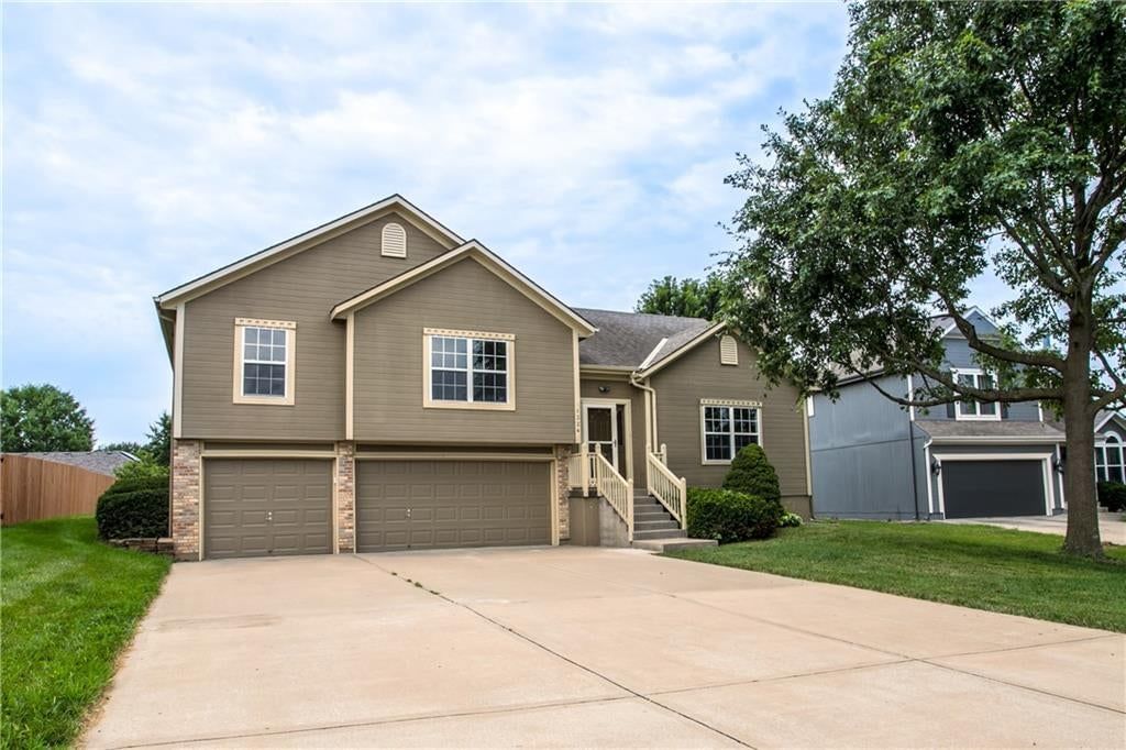 1324 SE Dalton Circle — photo 2
