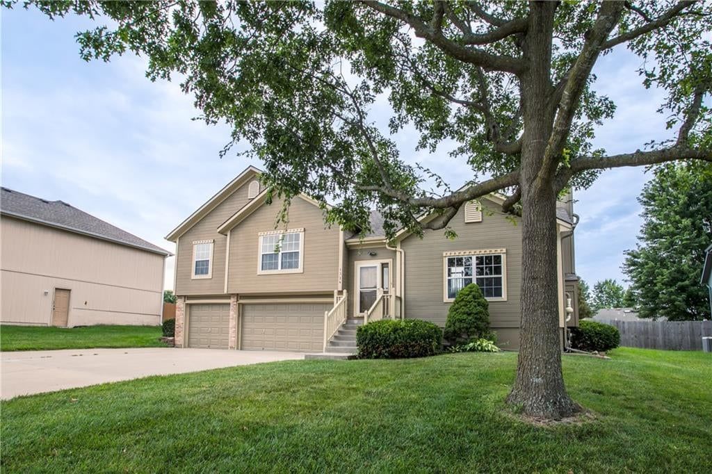 1324 SE Dalton Circle — photo 3