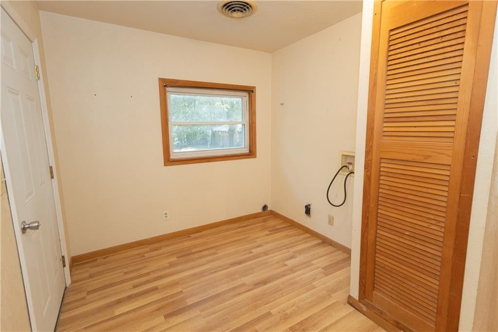 213 W 7th Street — photo 16