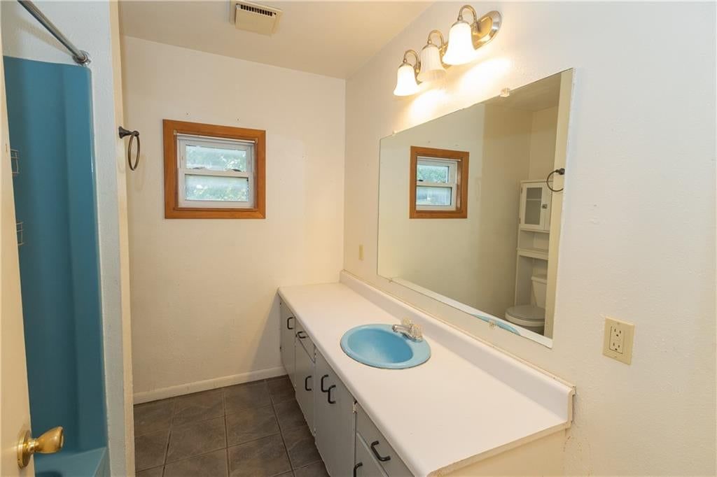 213 W 7th Street — photo 18