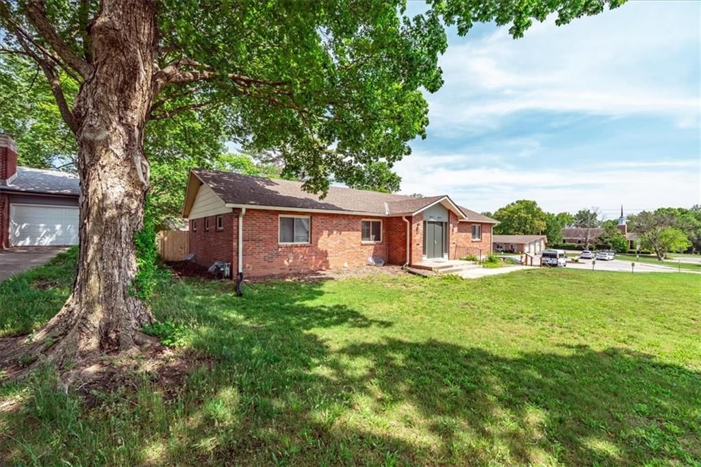 8021 Holmes Road — photo 4