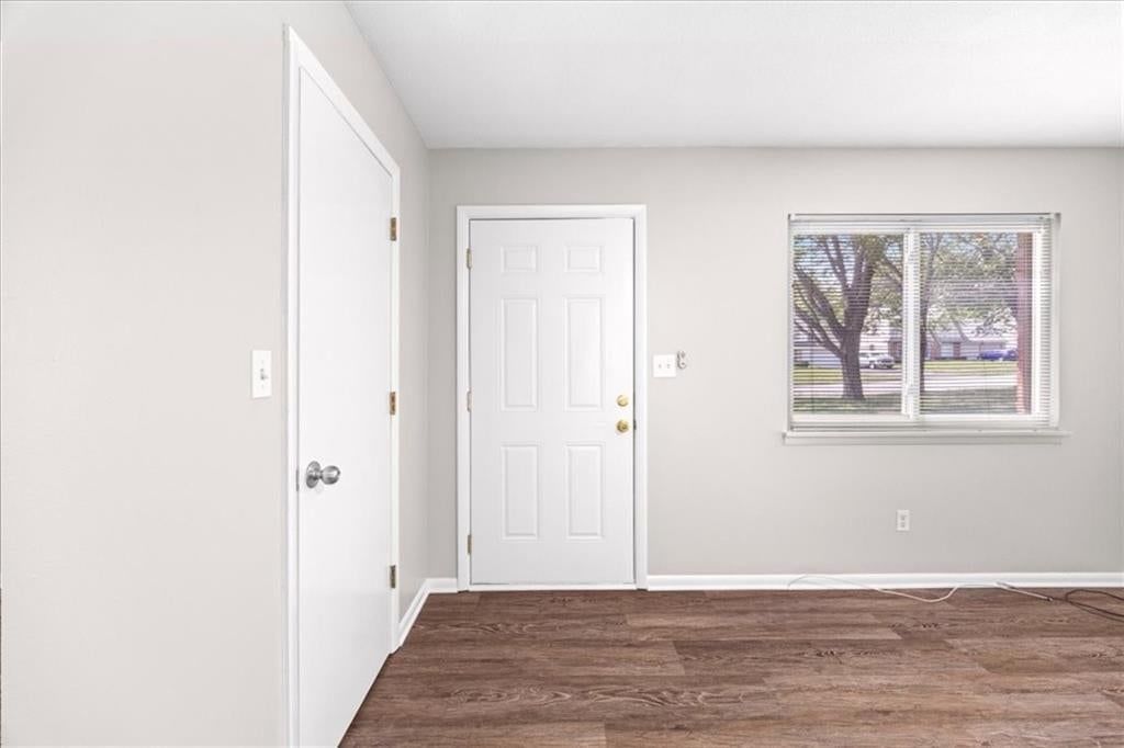 8021 Holmes Road — photo 6