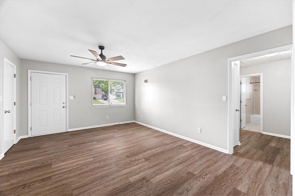 8021 Holmes Road — photo 9