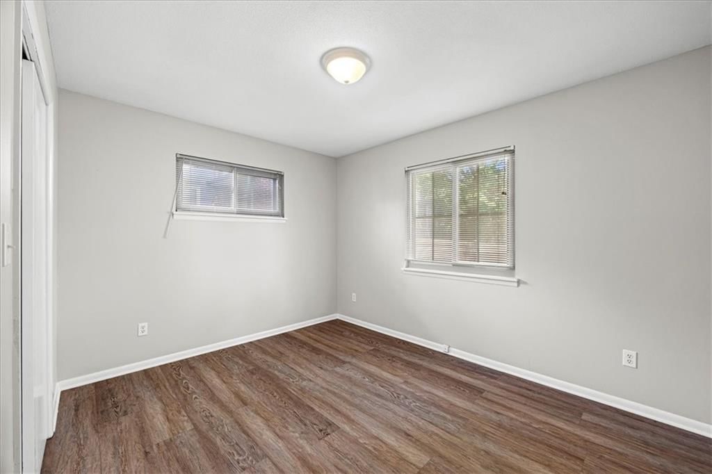 8021 Holmes Road — photo 18