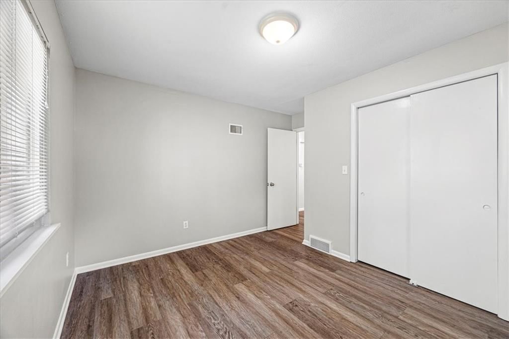8021 Holmes Road — photo 19