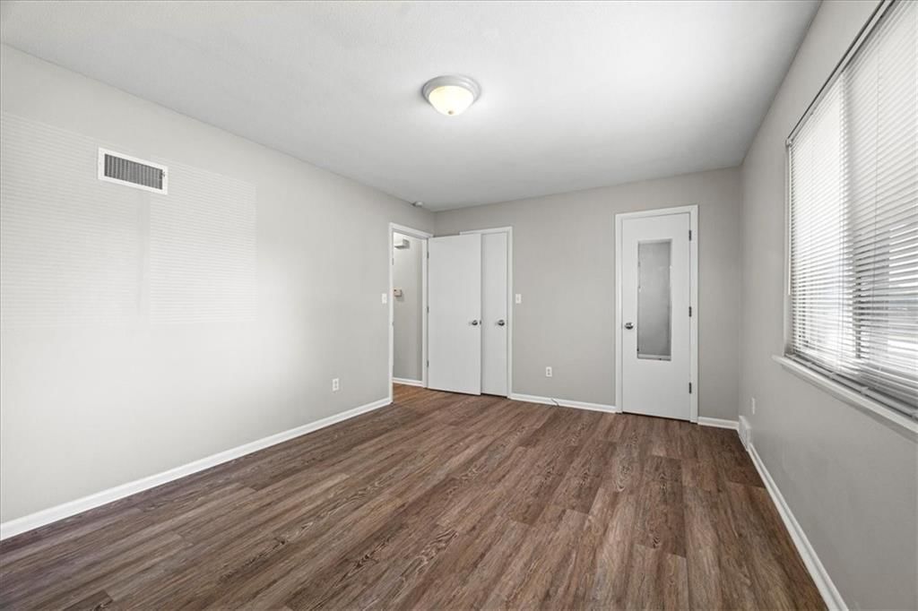 8021 Holmes Road — photo 22